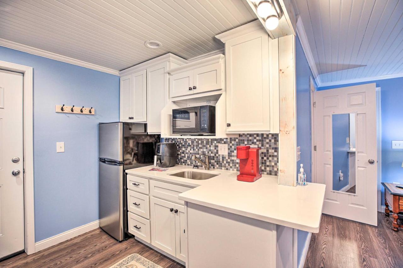 Apartment Updated With Kitchen!